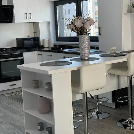 Madalina Sunset Apartment